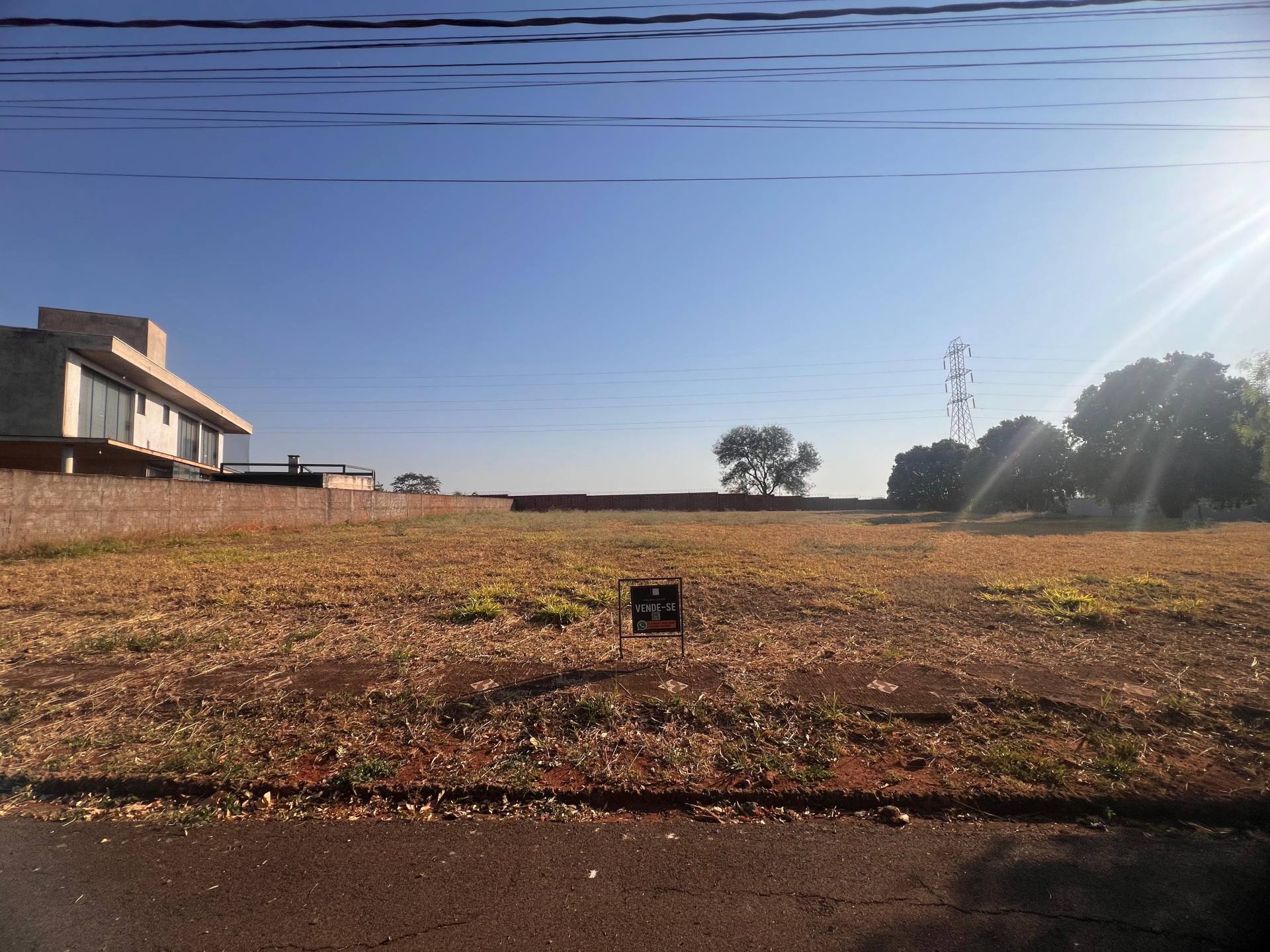 Terreno em Condomínio Fechado