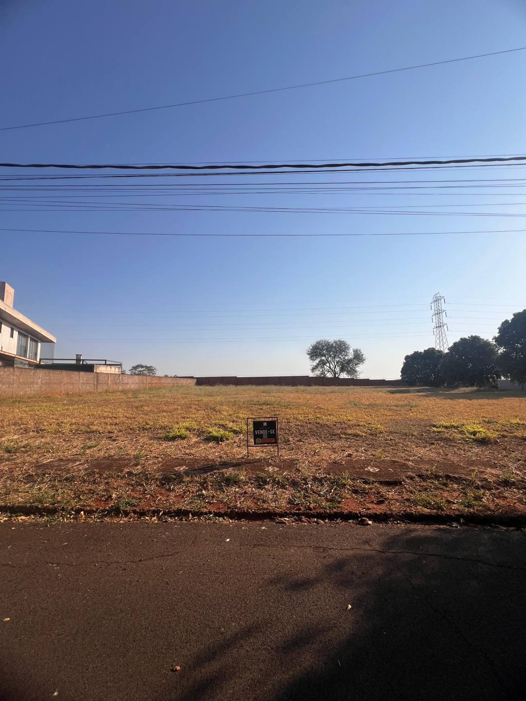 Terreno em Condomínio Fechado