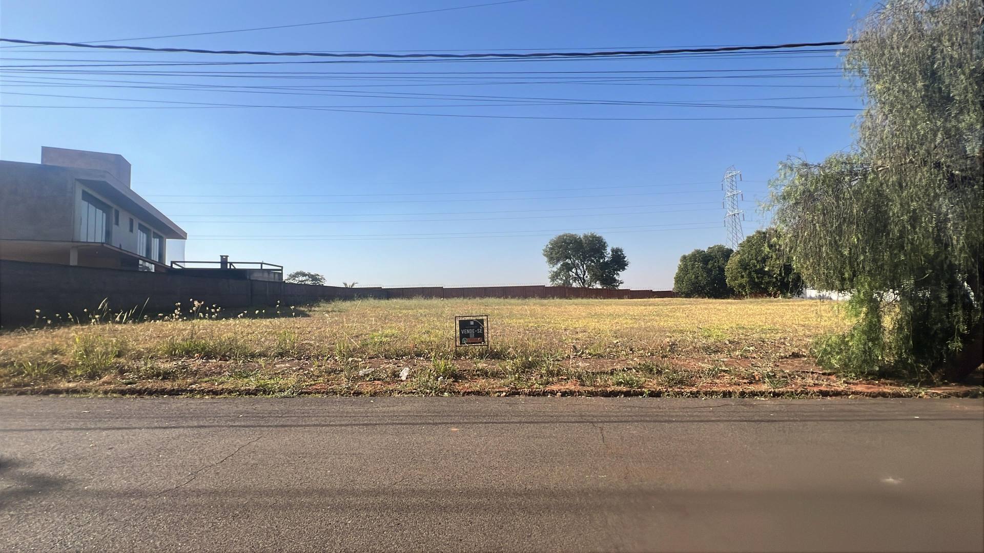 Terreno em Condomínio Fechado