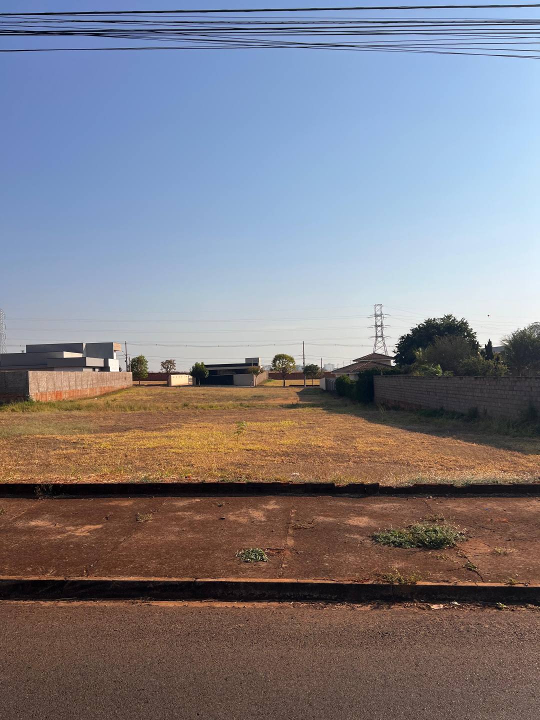 Terreno em Condomínio Fechado