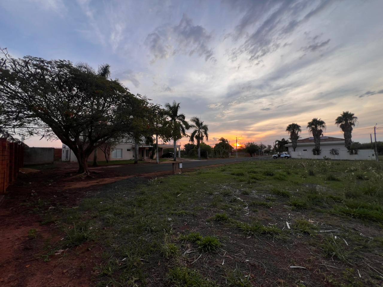 Terreno em Condomínio Fechado